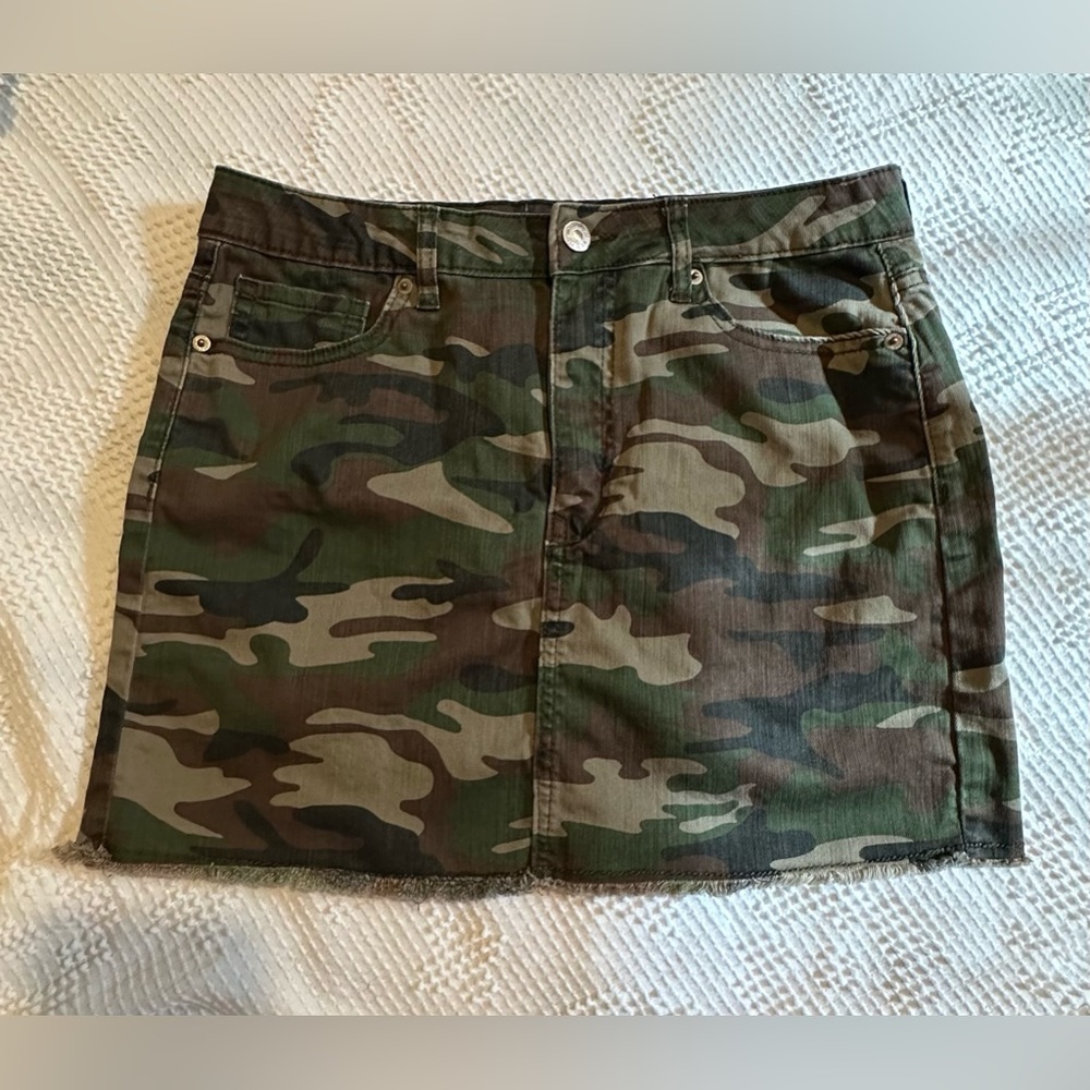 Forever 21 Forest Green Camo Skirt Medium